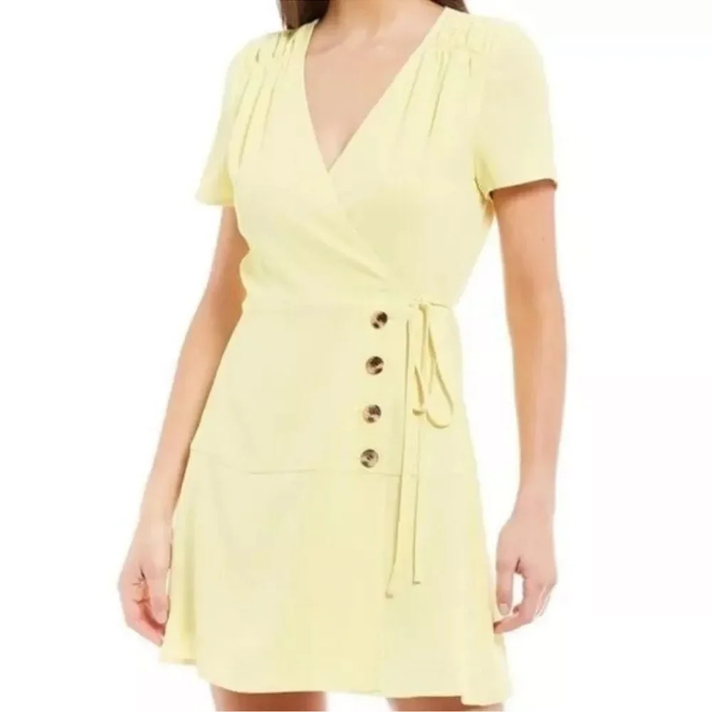 NWT Gianni Bini Addison V-Neck Short Sleeve Button Crinkle Chiffon Wrap Dress 0